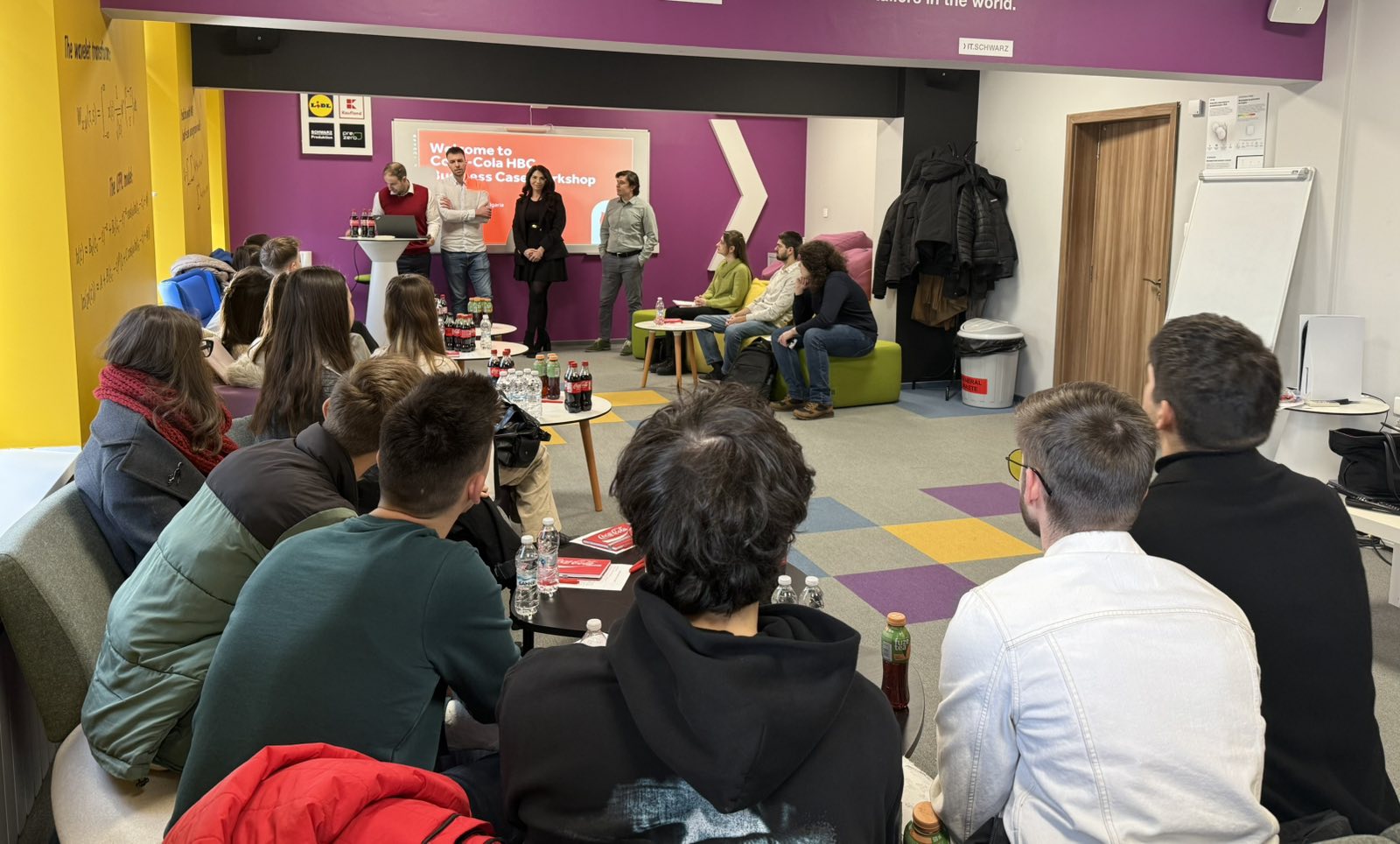 Coca-Cola HBC и Feba Alumni Club събраха студенти и финансови професионалисти в Стопанския факултет на СУ